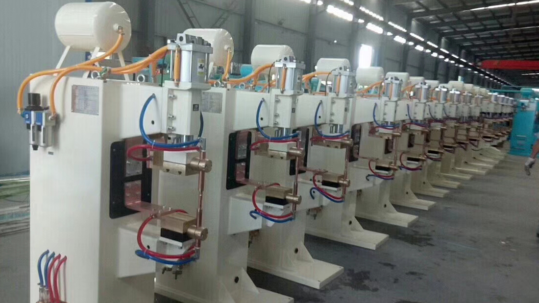 非標焊機生產現場6