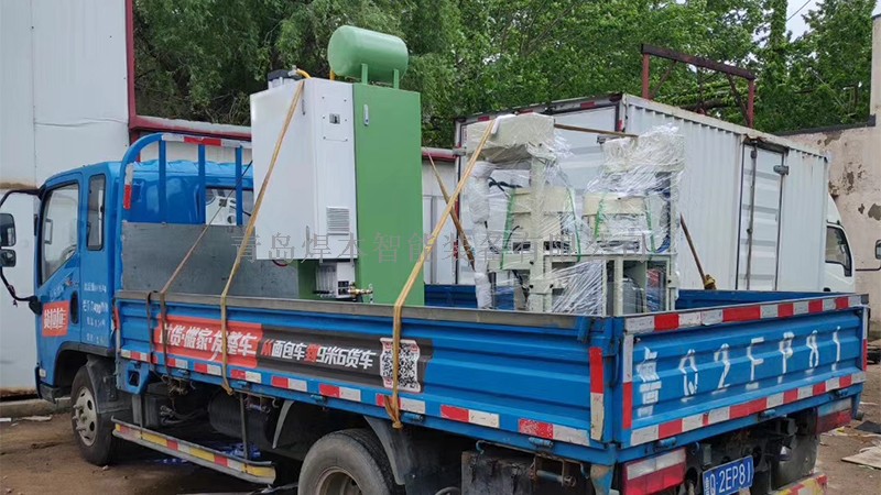 焊本中頻點焊機配螺母機發(fā)貨1