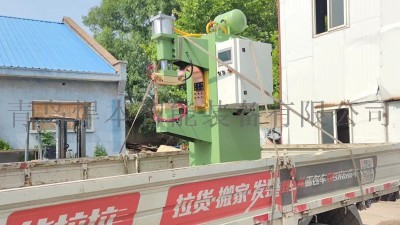 青島焊本發貨冰箱鉸鏈中頻點焊機